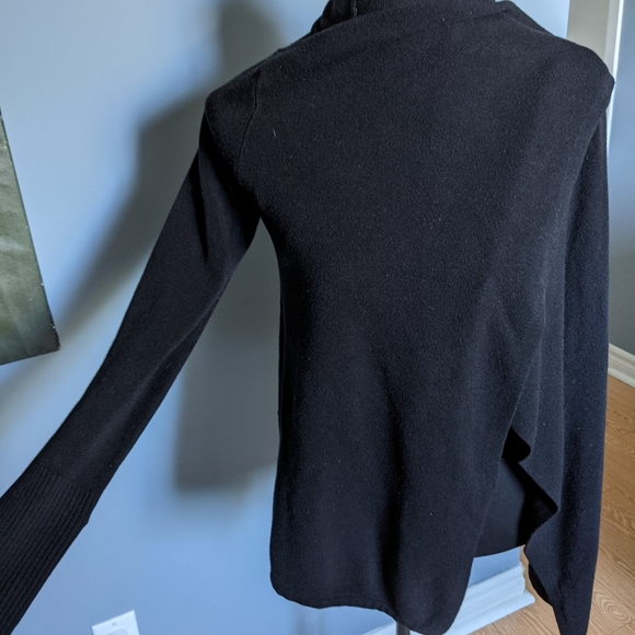 Asymmetrical cardigan - Picture 3 of 4
